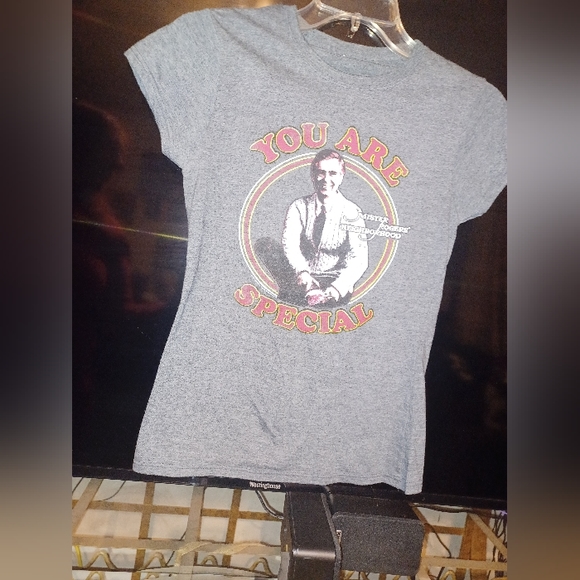 Authentic Mr Rogers you are special T-shirt size small - Picture 1 of 3